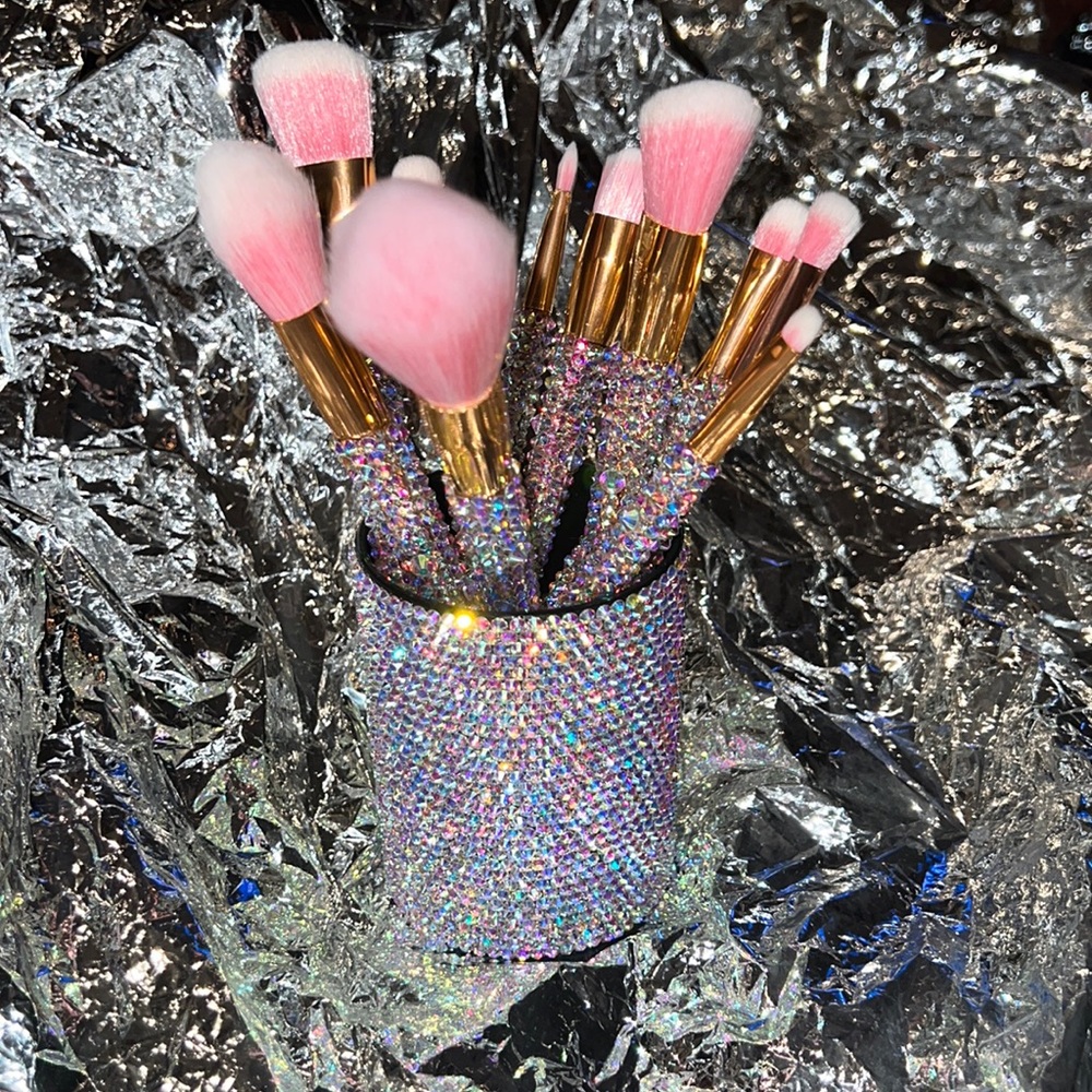 New! 12 piece bling makeup brush set & holder